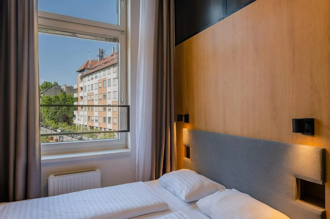 *** Hotel Dean'S Home Budapest Hungary